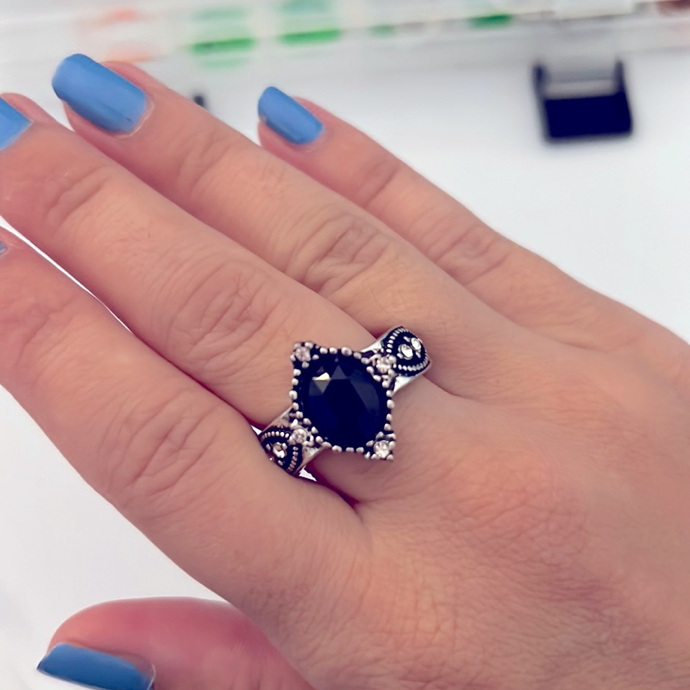 Paparazzi black stretchy ring